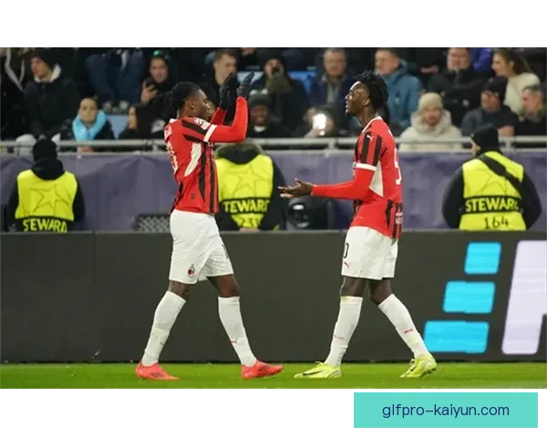 费耶诺德锋线火力全开，助力球队连胜势头延续，状态回暖